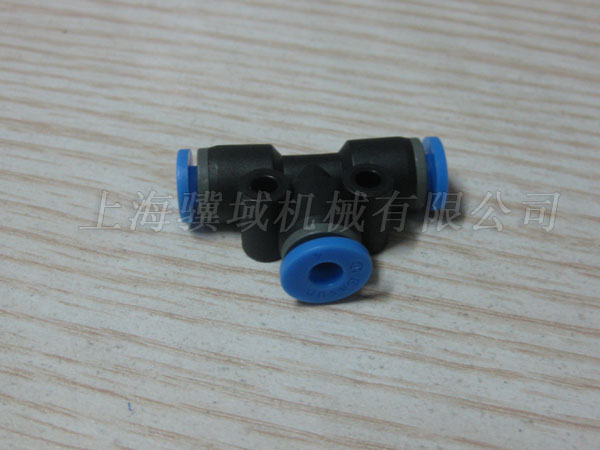 4026.7037.00/0 FITTING